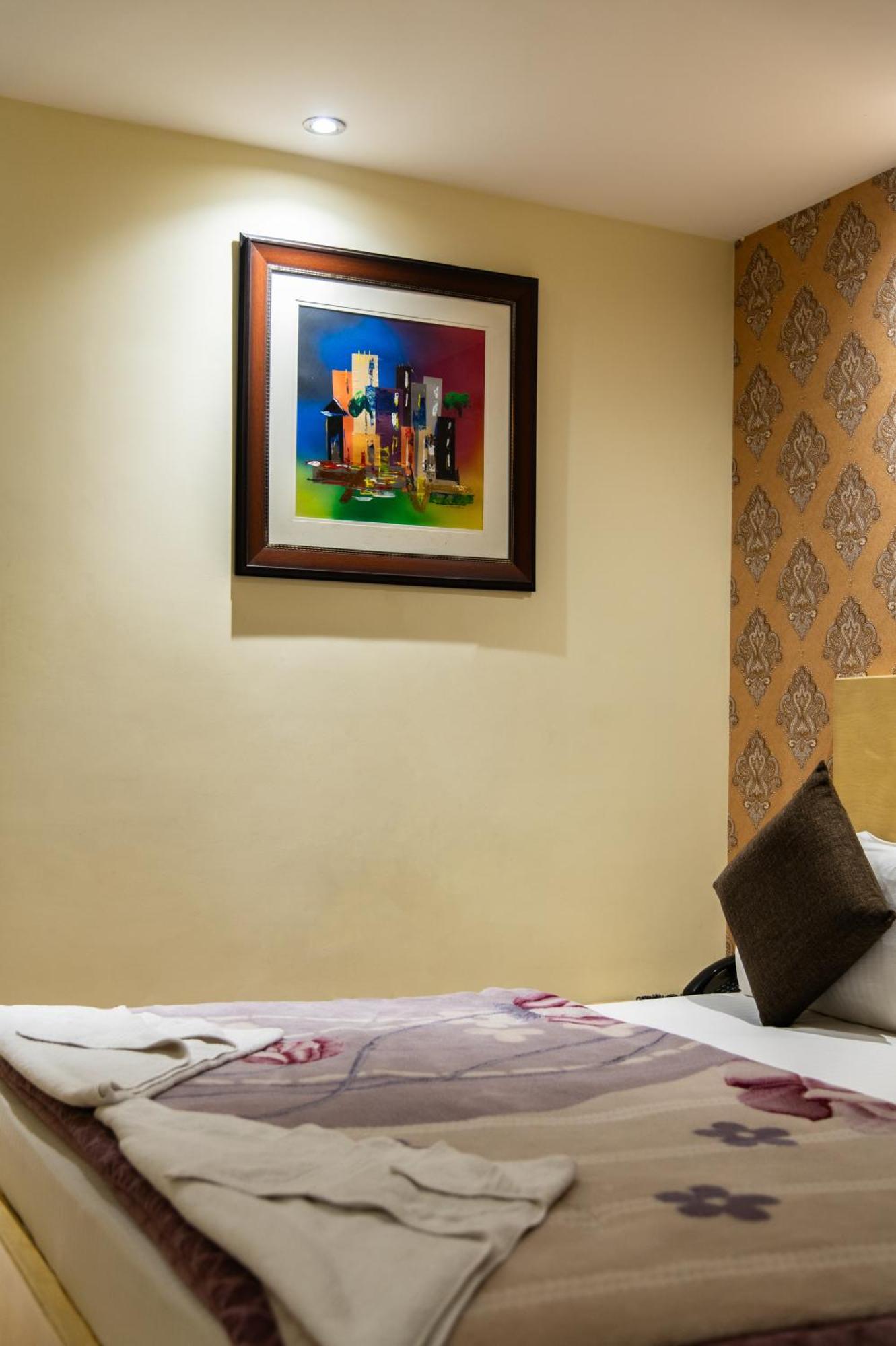 Mayur Hotel Нью-Дели Экстерьер фото