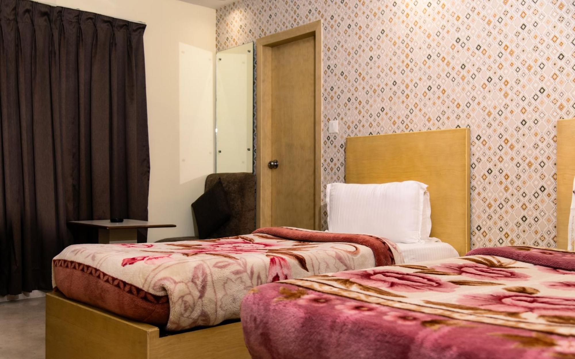 Mayur Hotel Нью-Дели Экстерьер фото