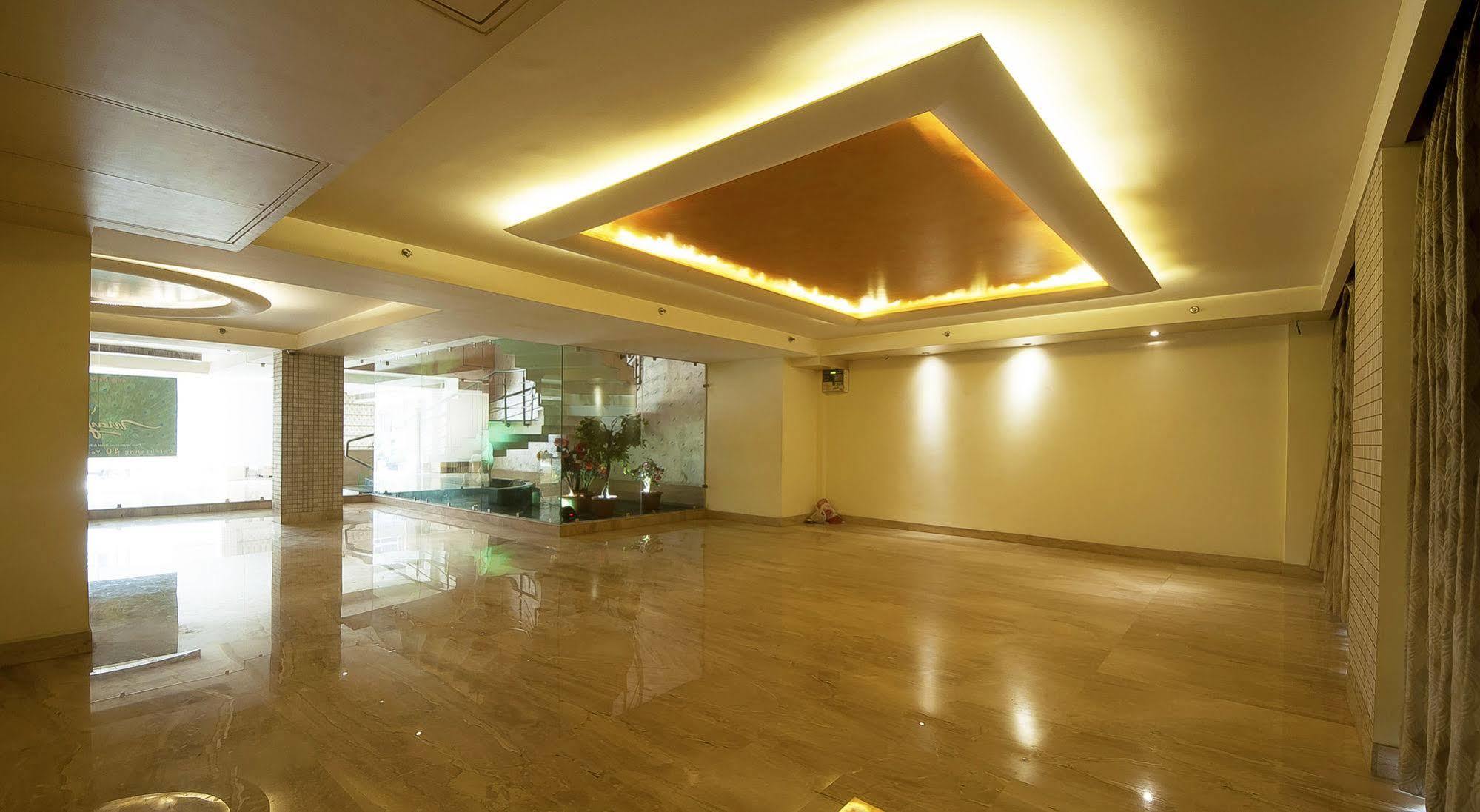 Mayur Hotel Нью-Дели Экстерьер фото