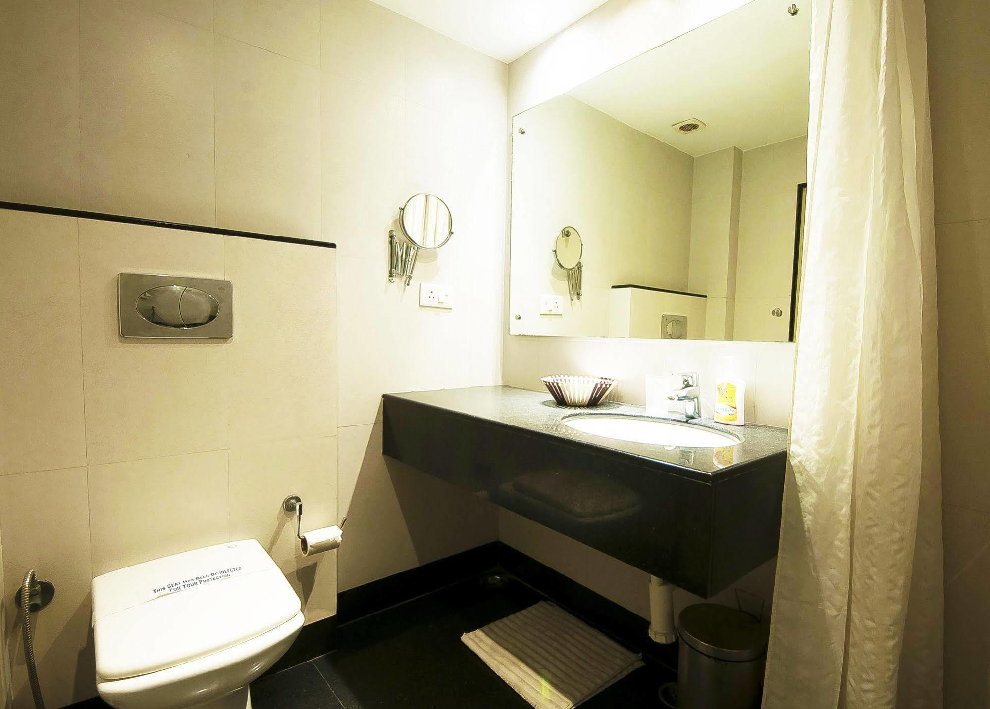 Mayur Hotel Нью-Дели Экстерьер фото