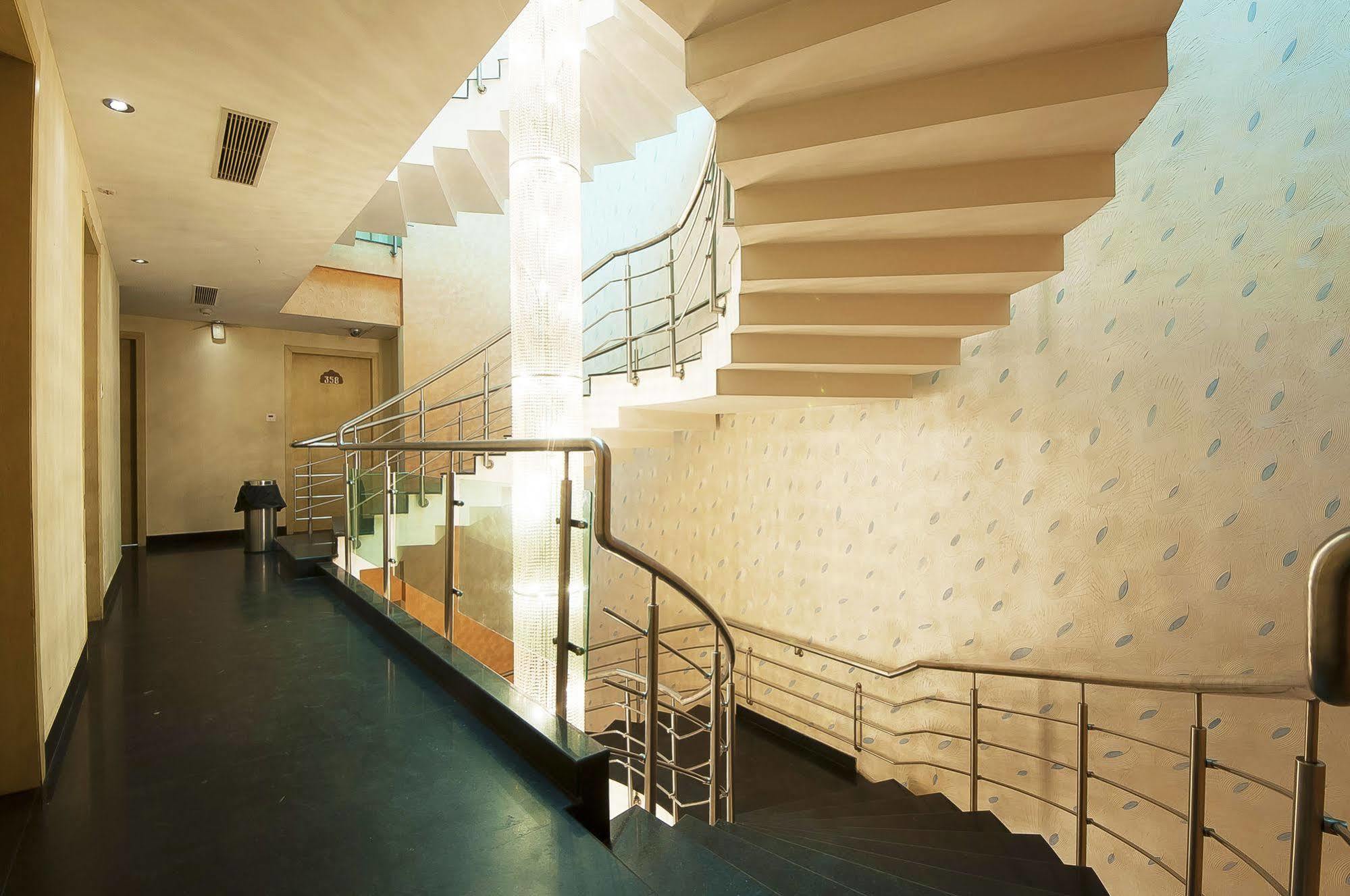 Mayur Hotel Нью-Дели Экстерьер фото