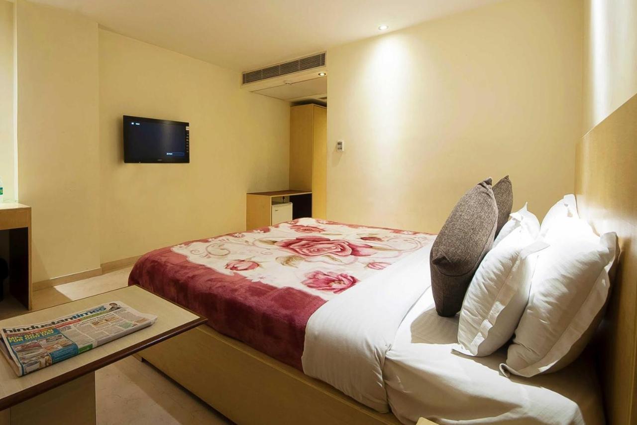 Mayur Hotel Нью-Дели Экстерьер фото